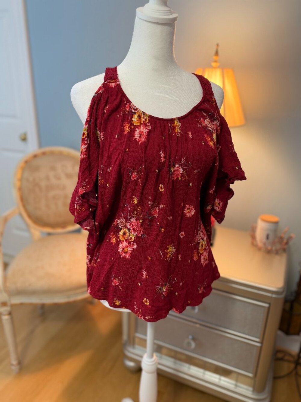 Torrid Burgundy Floral Cold Shoulder Boho Blouse Top Size 1 / 1X